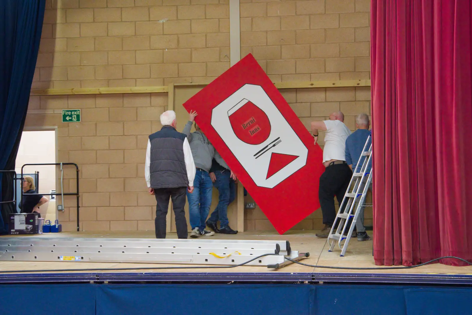 The Berni Inn graphic is hauled off, from Palgrave Players do Made in Dagenham, Garboldisham, Norfolk - 25th October 2025