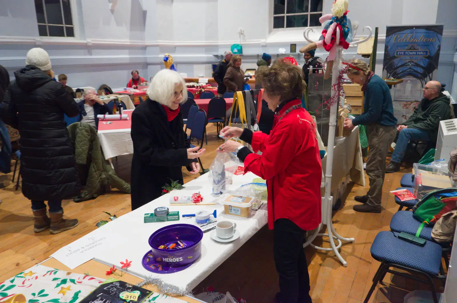 Pinkie's doing her stall again, from Roadworks and the Christmas Lights Switch-on, Eye, Suffolk - 5th December 2025
