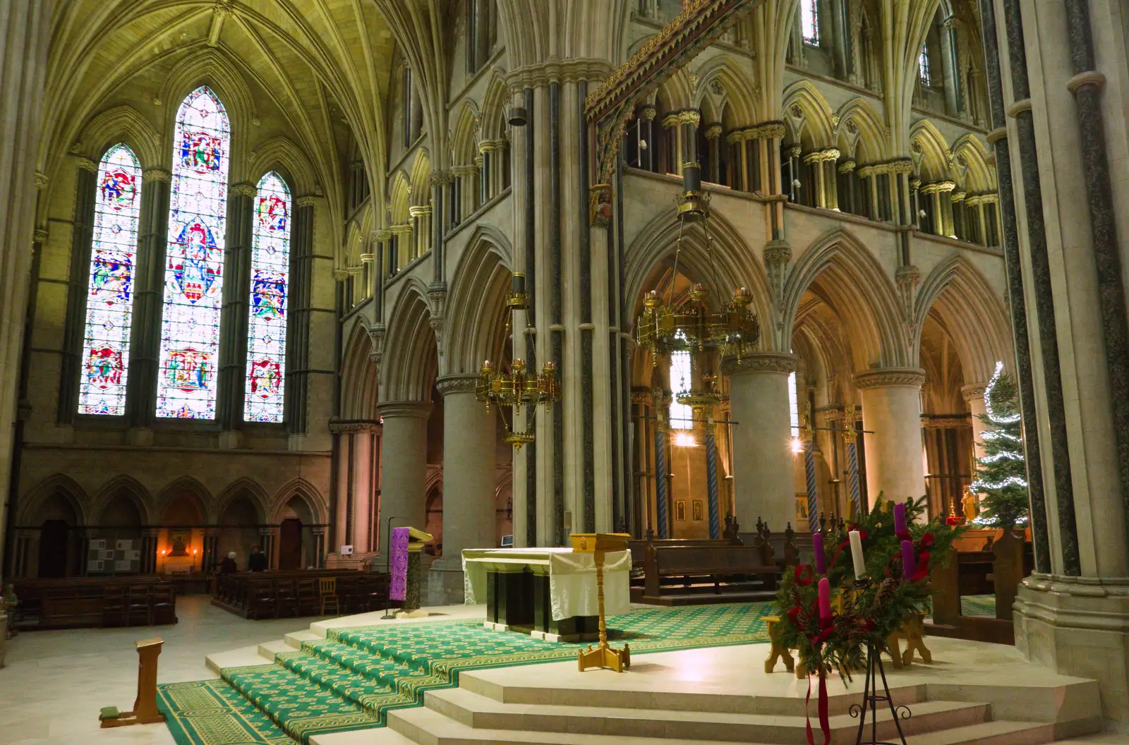 The transept of St. John, from A Visit to St. John the Baptist Cathedral, Unthank Road, Norwich - 18th December 2025