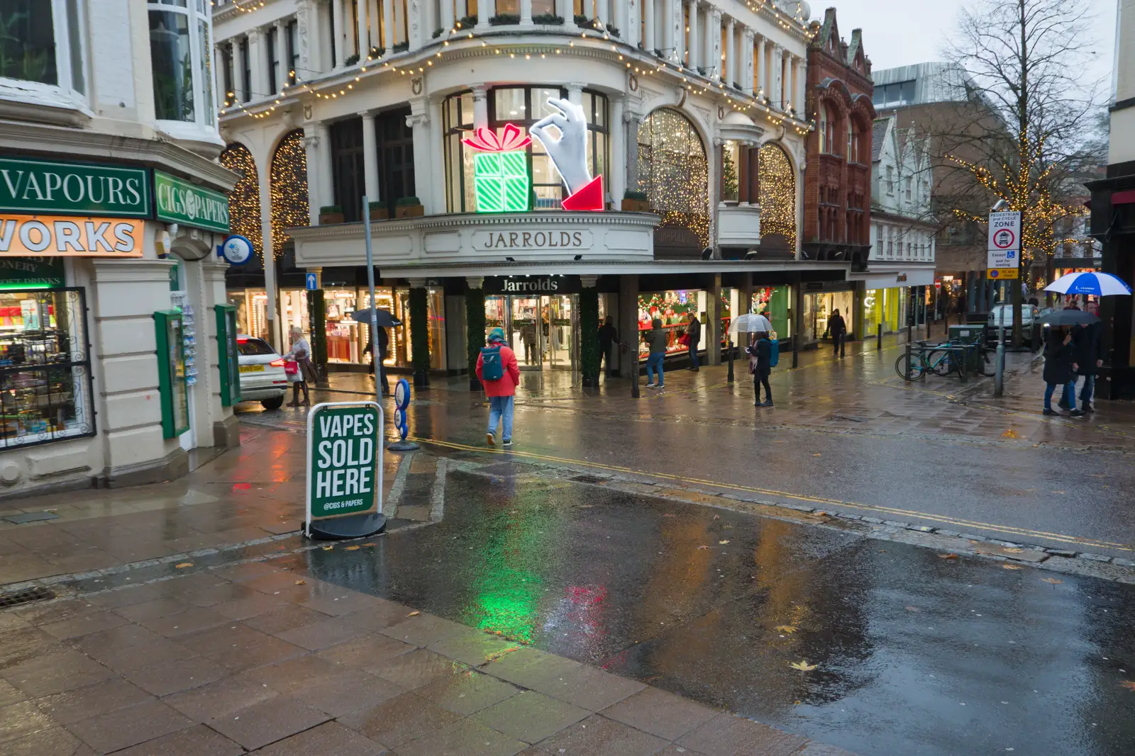 Isobel heads into Jarrold's, from A Visit to St. John the Baptist Cathedral, Unthank Road, Norwich - 18th December 2025