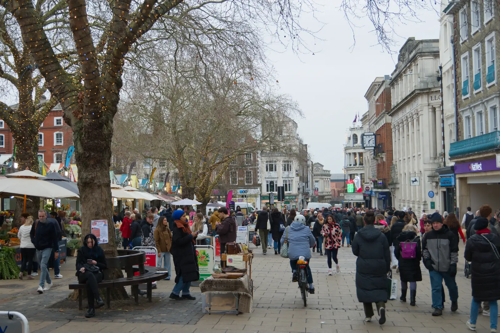 It's busy on Gentleman's Walk, from Norwich Shopping and the GSB at Thornham Magna, Suffolk - 23rd December 2025