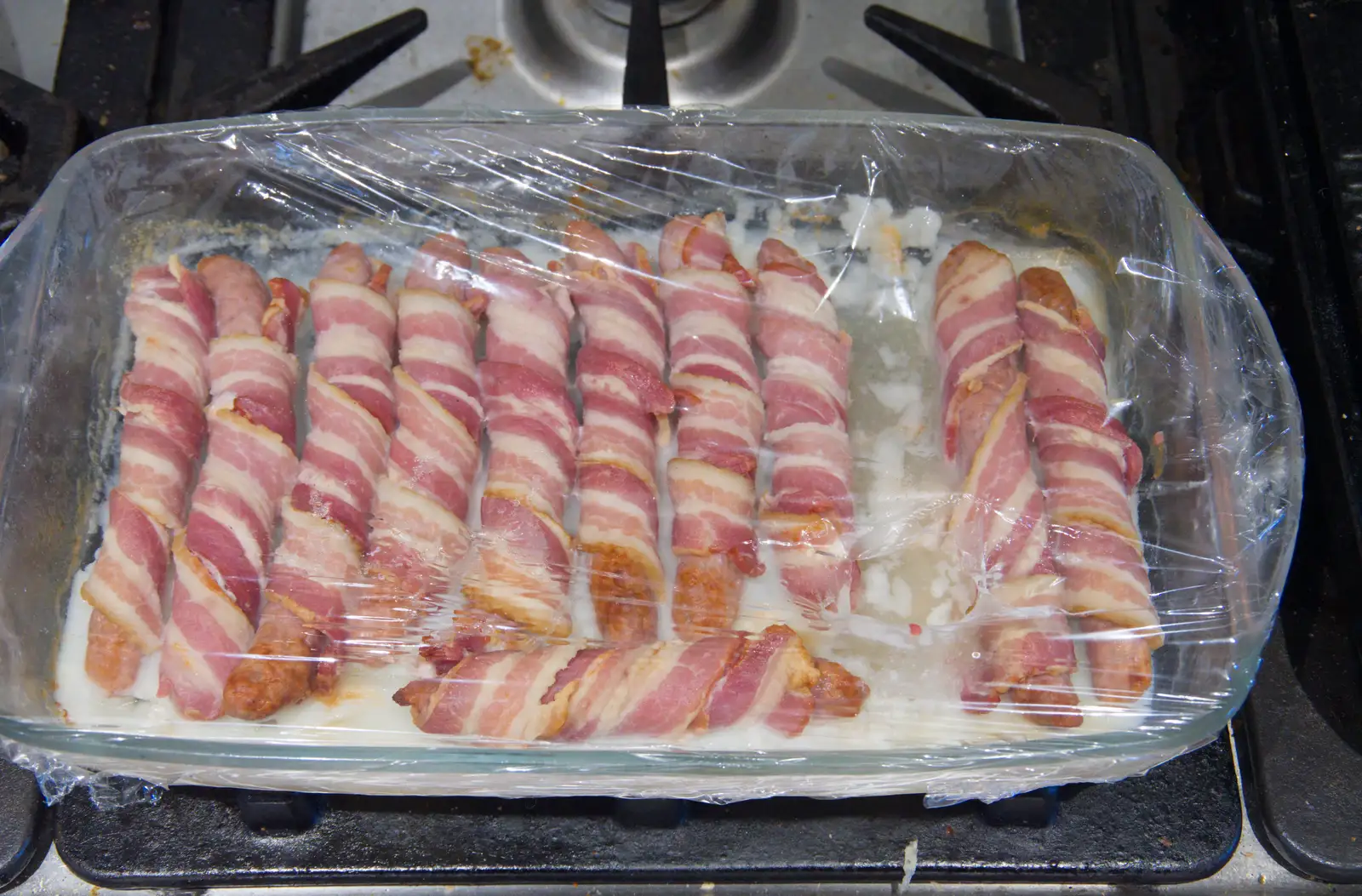 Lucy Cat has expertly extracted a pig in blanket, from A Christmas Day Miscellany, Brome, Suffolk - 25th December 2025