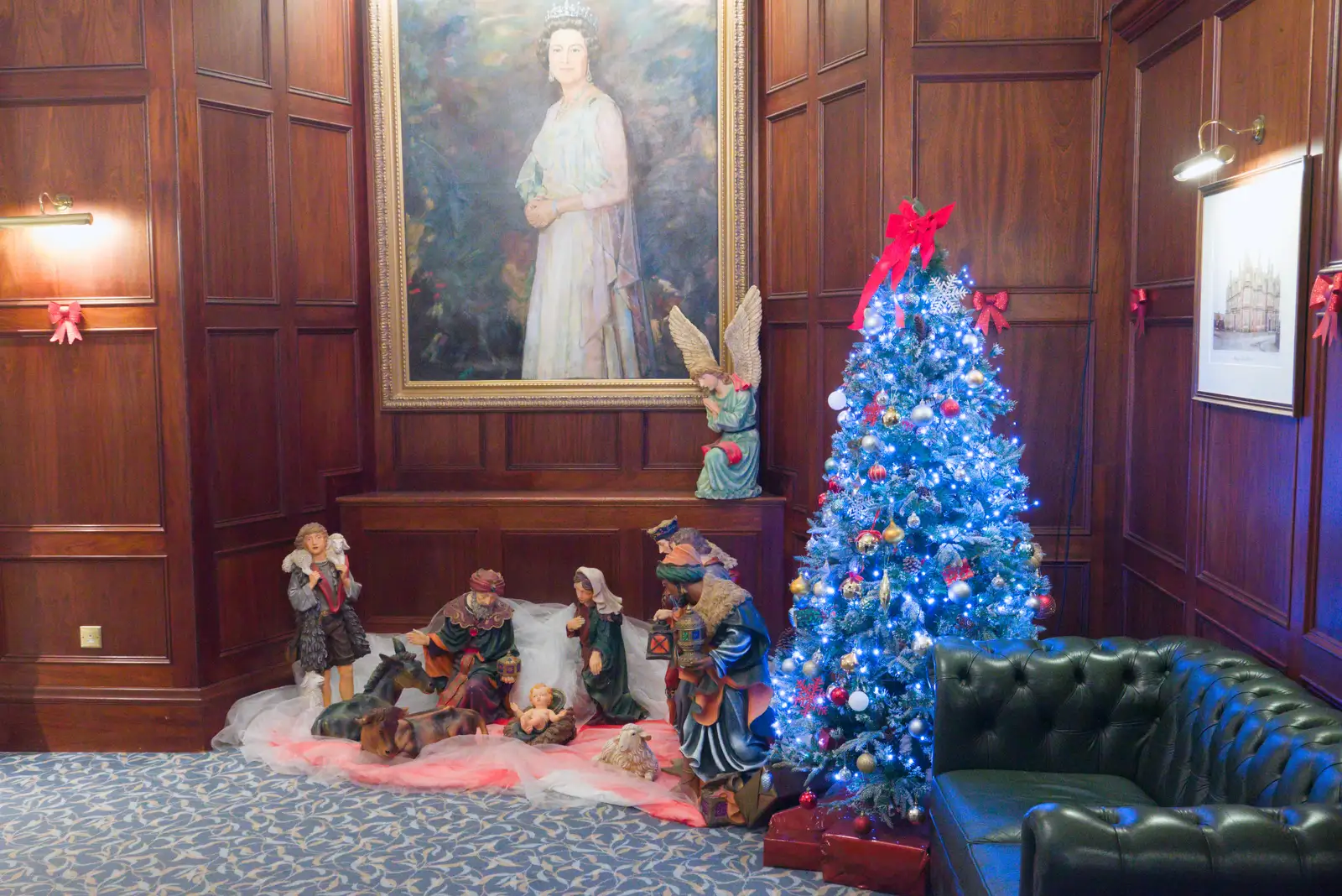 A Nativity scene under the gaze of the Queen, from A Night at the Orwell Hotel, Felixstowe, Suffolk - 28th December 2025