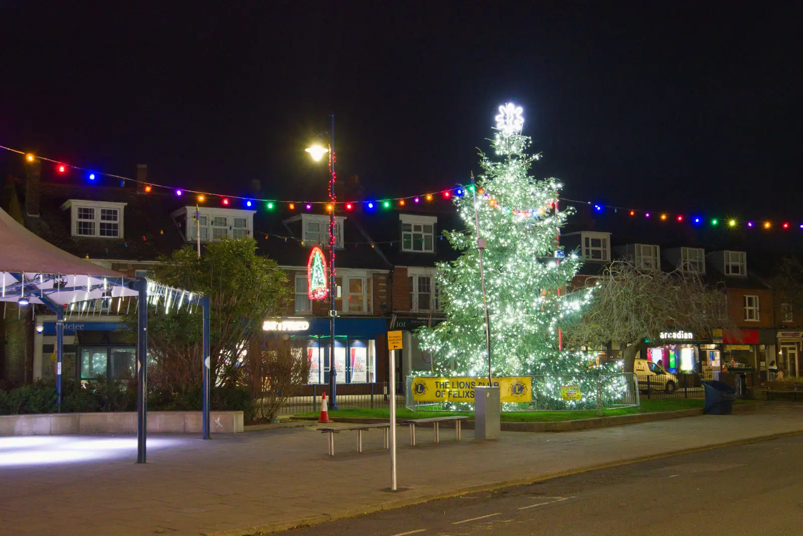 The Lions Club's Christmas Tree in Felixstowe, from A Night at the Orwell Hotel, Felixstowe, Suffolk - 28th December 2025