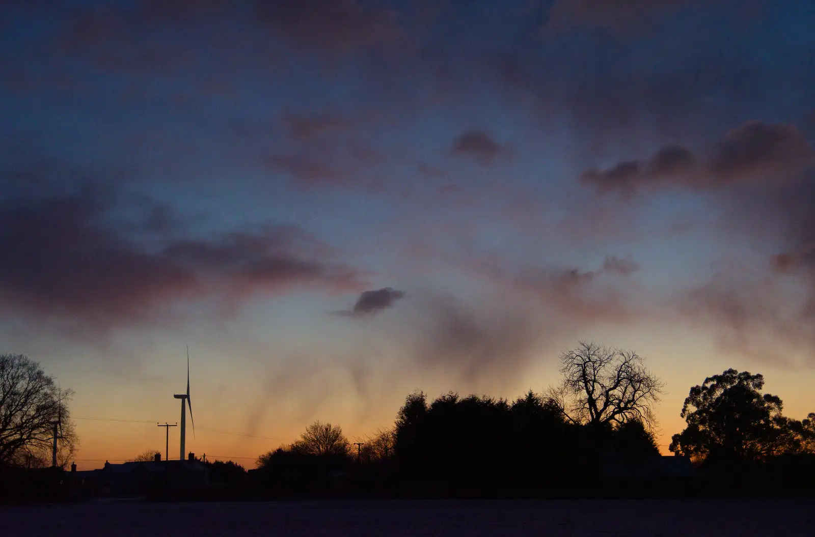 There's more snow in the sky, from Harry's Snow Days, Brome, Suffolk - 5th January 2026