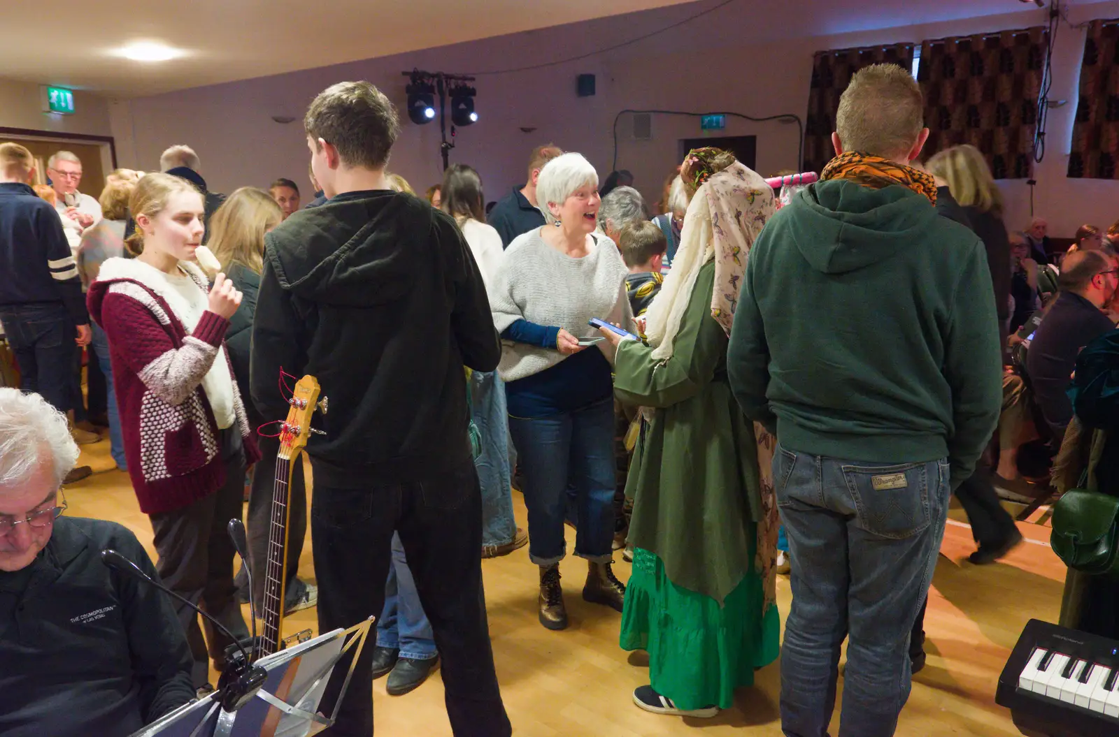 Fred chats to Anna, from Dove Players' Pantomime, and Lunch in the Lion, Debenham - 11th January 2026