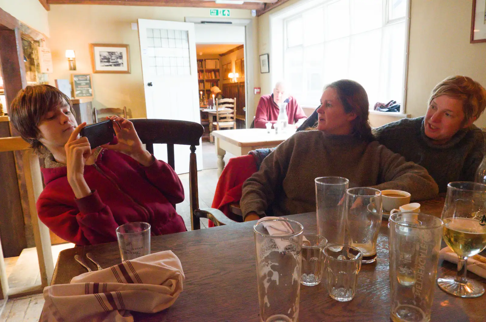 Harry gets a phone photo, from Dove Players' Pantomime, and Lunch in the Lion, Debenham - 11th January 2026