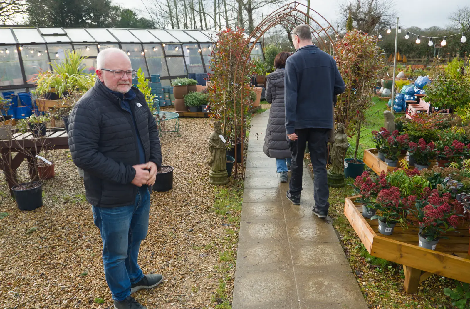 We walk back through Setley Ridge Garden Centre, from New Milton and a Return to Lymington, Hampshire - 17th January 2026