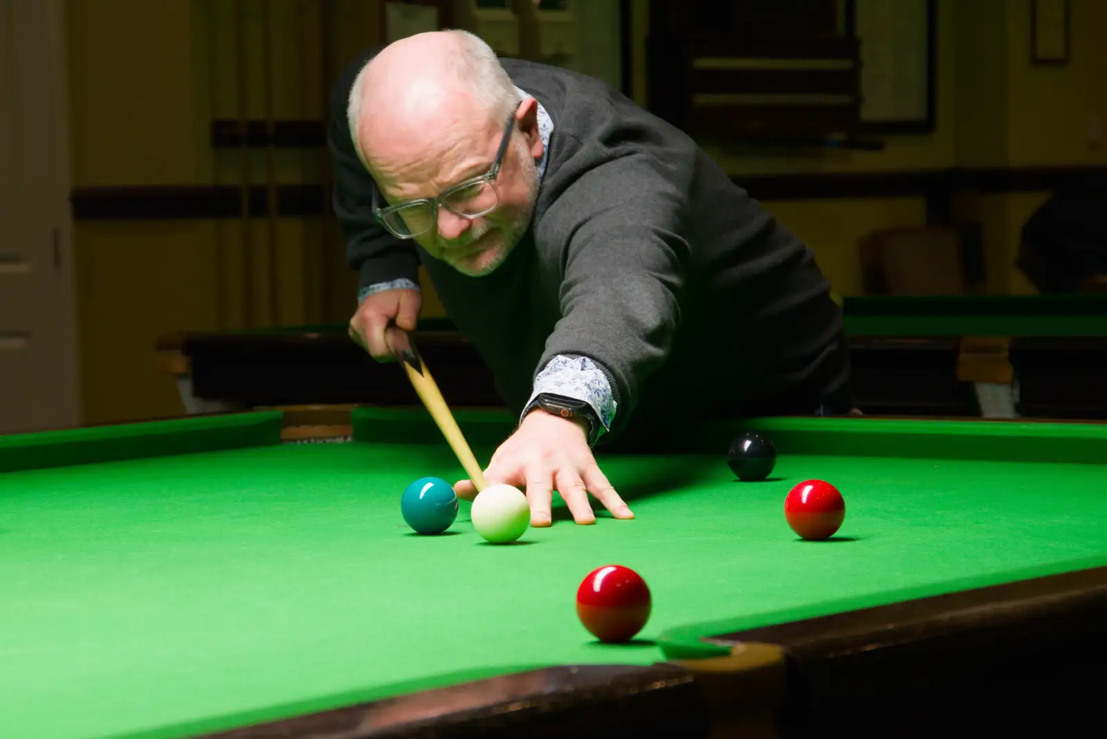 Hamish cues up, from New Milton and a Return to Lymington, Hampshire - 17th January 2026