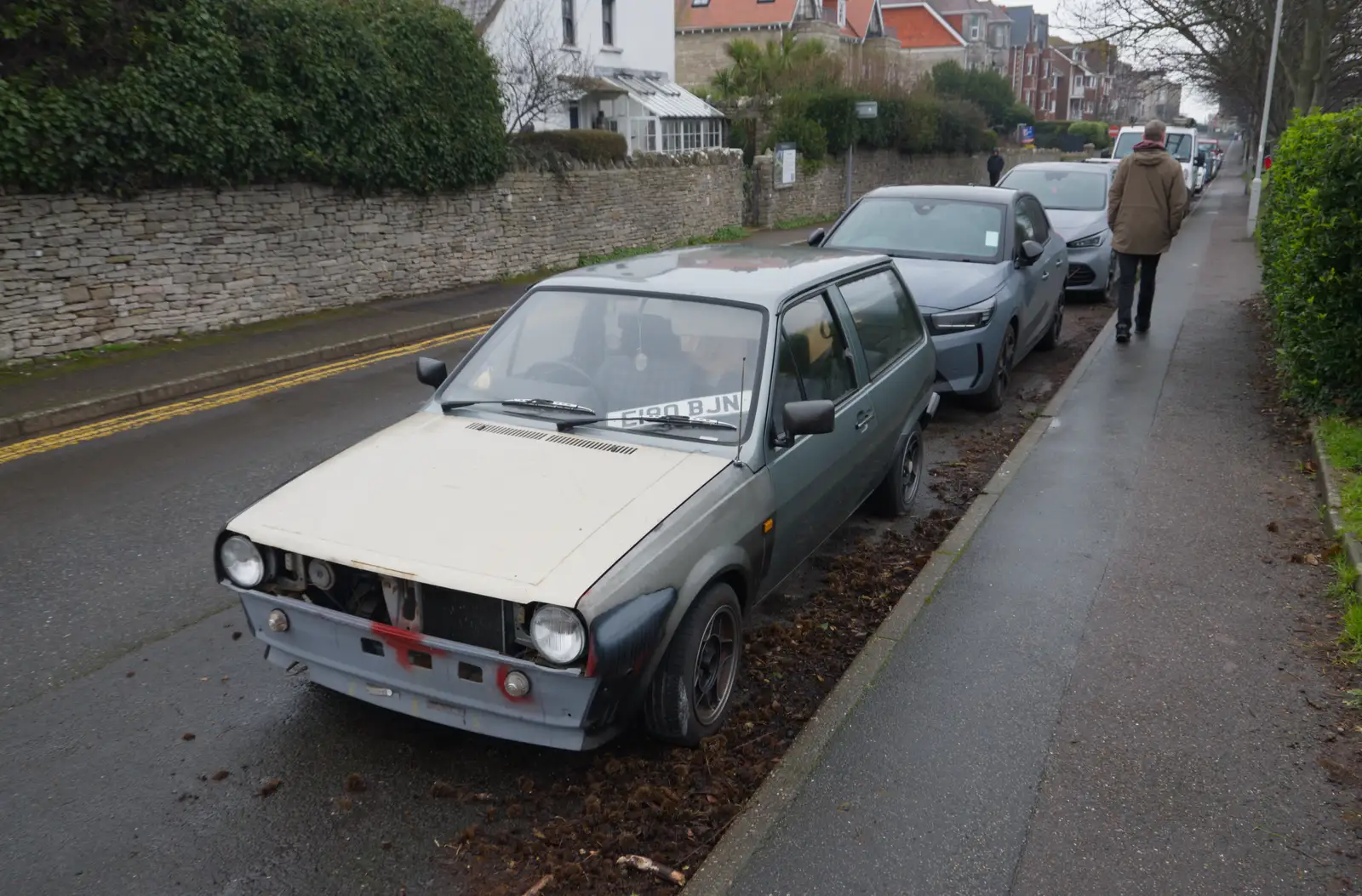 We walk past an old VW Polo, from From Poole to Portland the Slow Way: a Dorset Odyssey - 18th January 2026