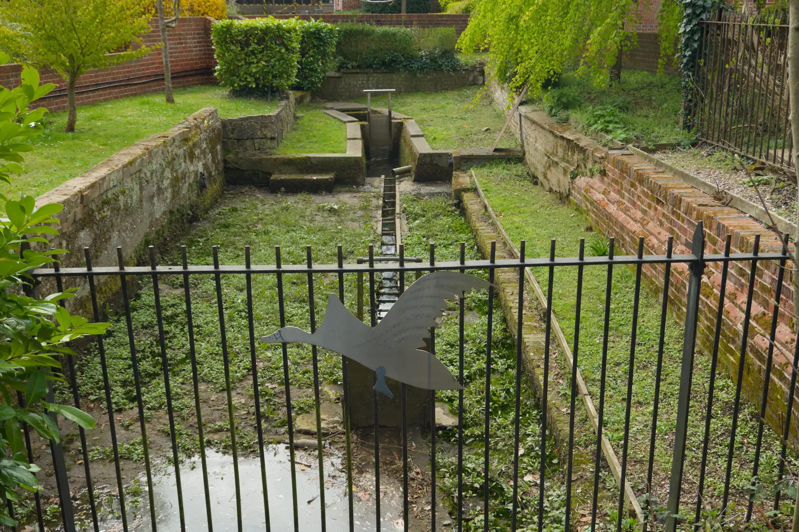 England's last Swan Pit, from The SYWO at Holbrook, and a Trip to Norwich - 1st April 2026