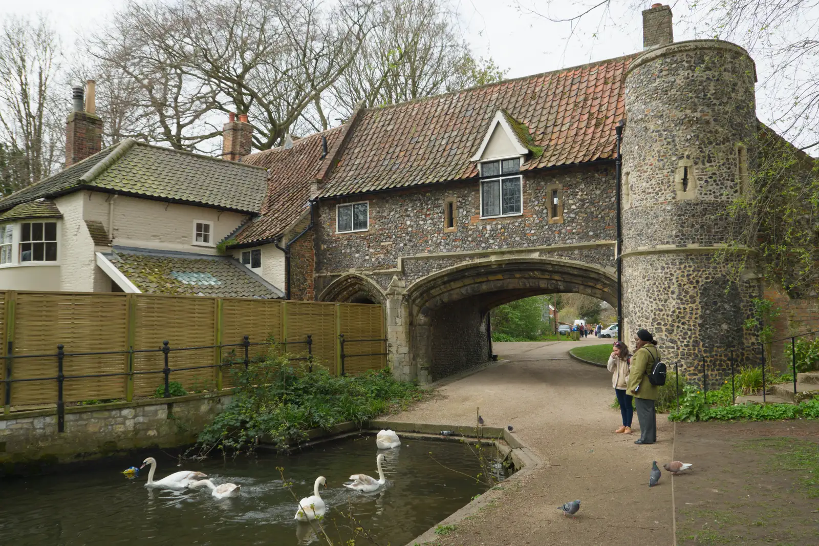 Pull's Ferry on the Wensum, from The SYWO at Holbrook, and a Trip to Norwich - 1st April 2026