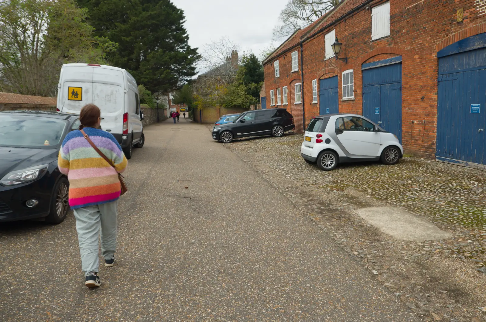 Isobel walks up towards the Cathedral Close, from The SYWO at Holbrook, and a Trip to Norwich - 1st April 2026
