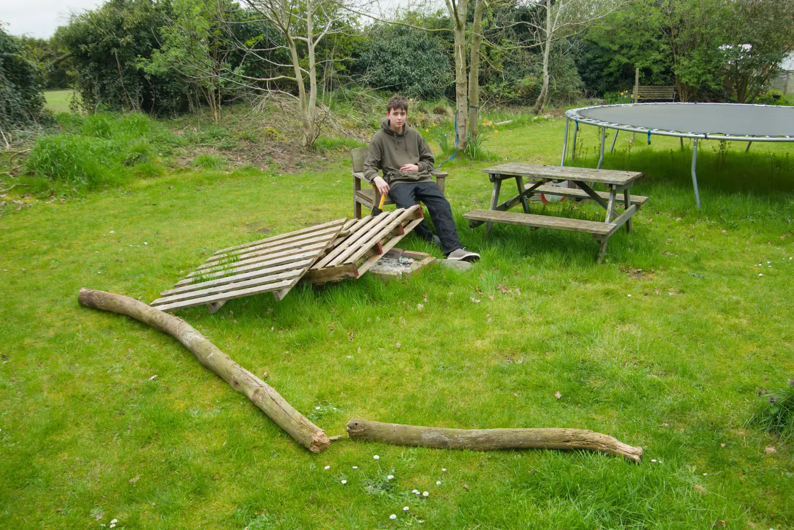 Fred's log has broken in half, from Walking Around, and Fred's Log, Brome, Suffolk - 3rd April 2026