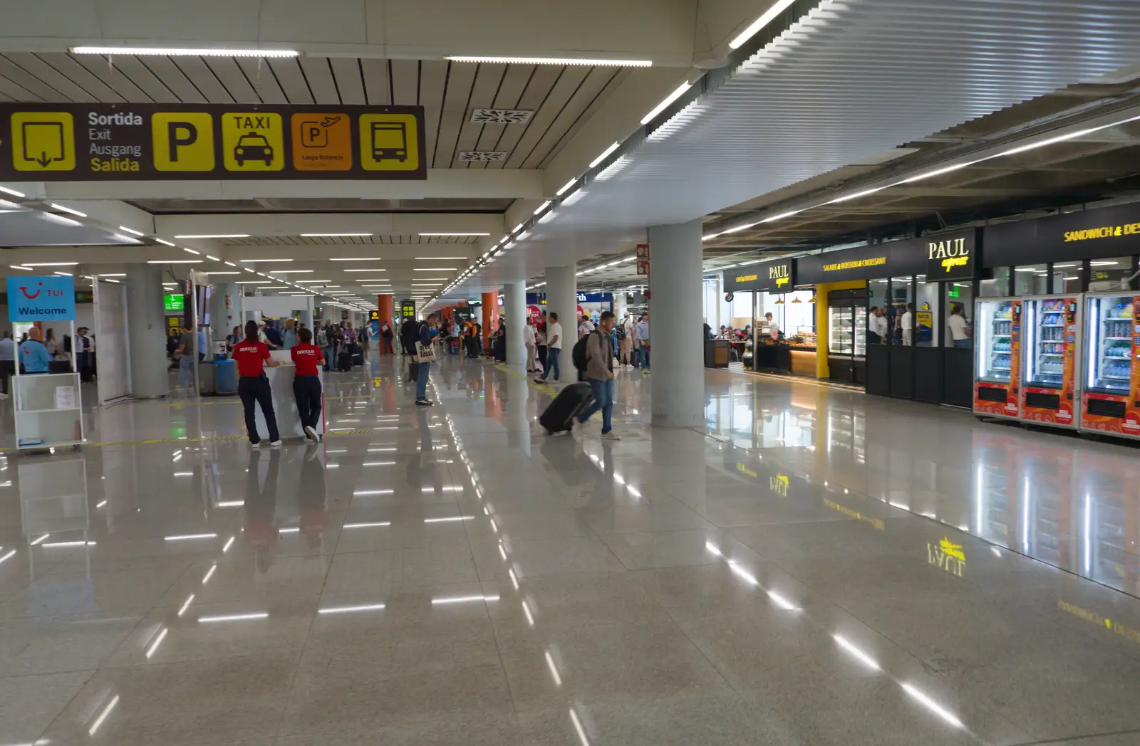 Palma's arrivals lounge, from Hauling Boats to Croatia: Palma, Mallorca to Toulon, France - 9th April 2026