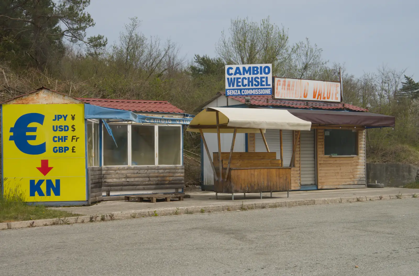 A random shed-based Bureau de Change, from Hauling Boats to Croatia: Desenzano to Split, Croatia - 13th April 2026