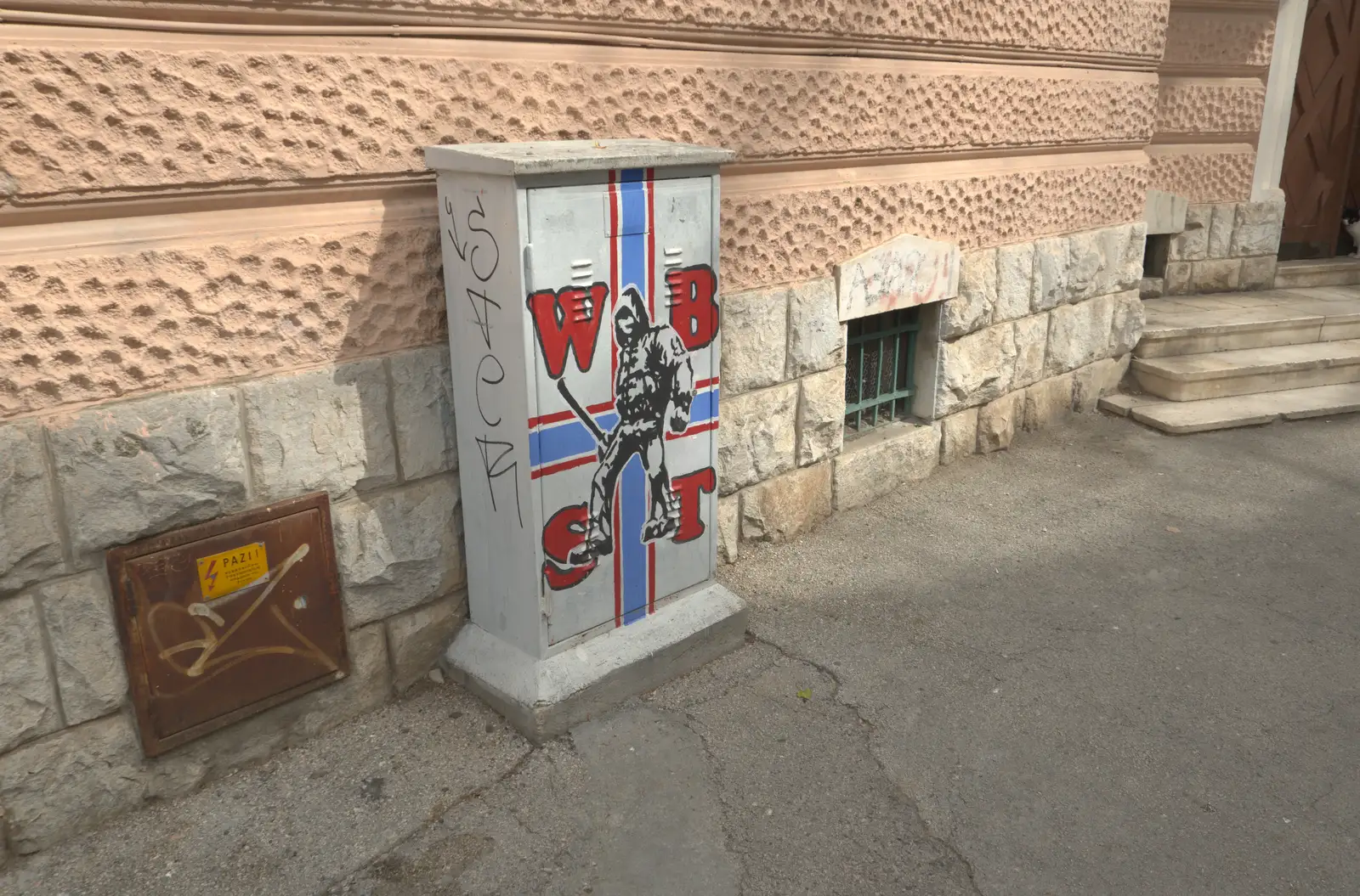 A decorated telecoms cabinet, from Hauling Boats to Croatia: Desenzano to Split, Croatia - 13th April 2026