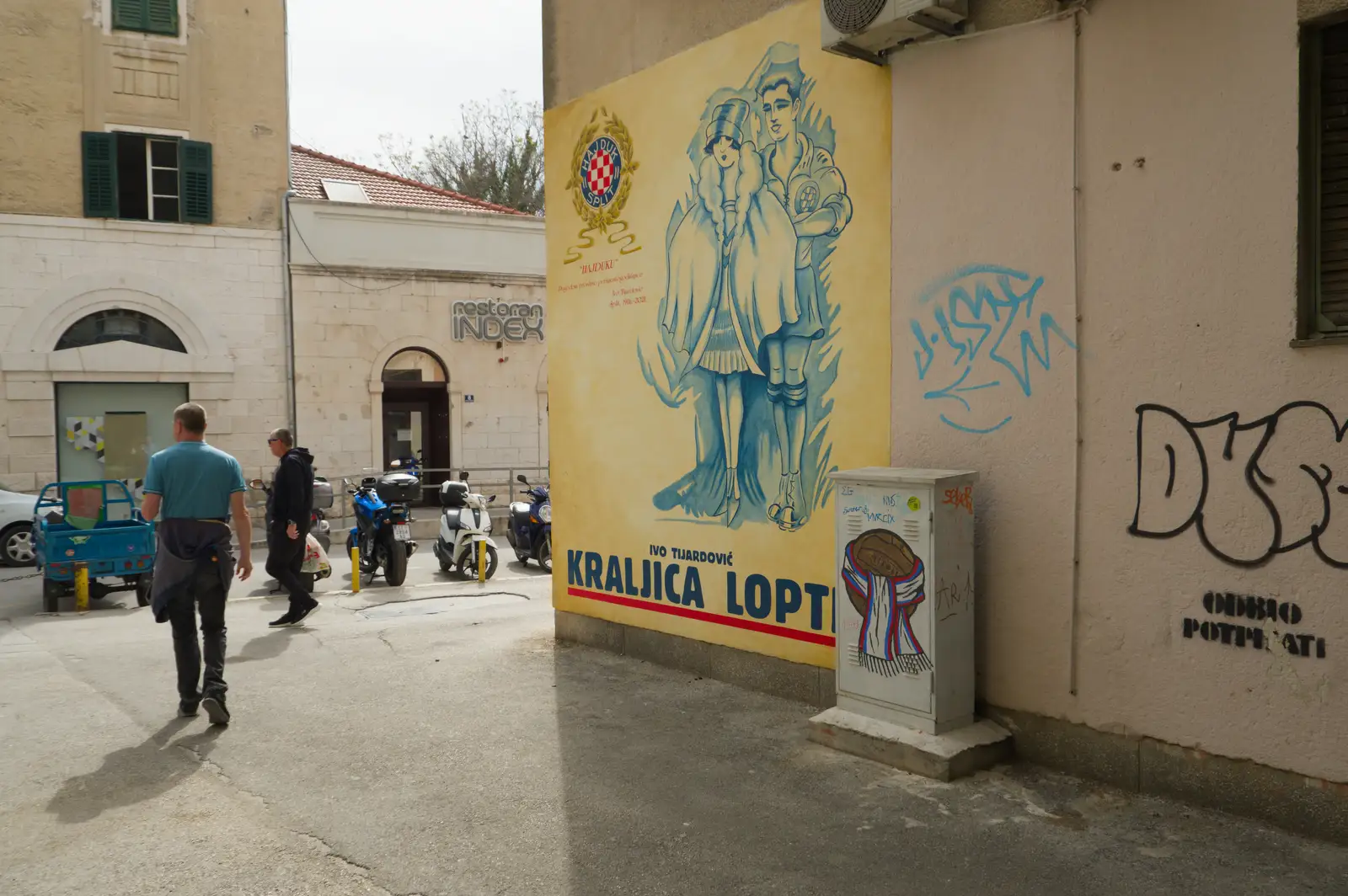 More street art, from Hauling Boats to Croatia: Desenzano to Split, Croatia - 13th April 2026