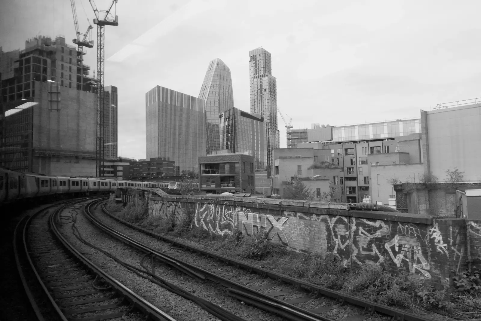 The train snakes its way to Blackfriar's, from Hauling Boats to Croatia: The Journey Home - 15th April 2026