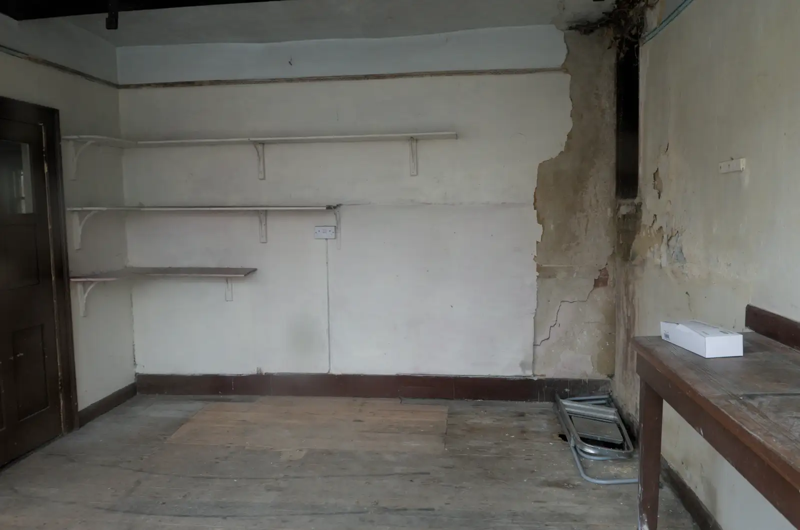 A derelict shop on Woodbridge Road, from A Long Walk Through Ipswich, Suffolk - 1st May 2026