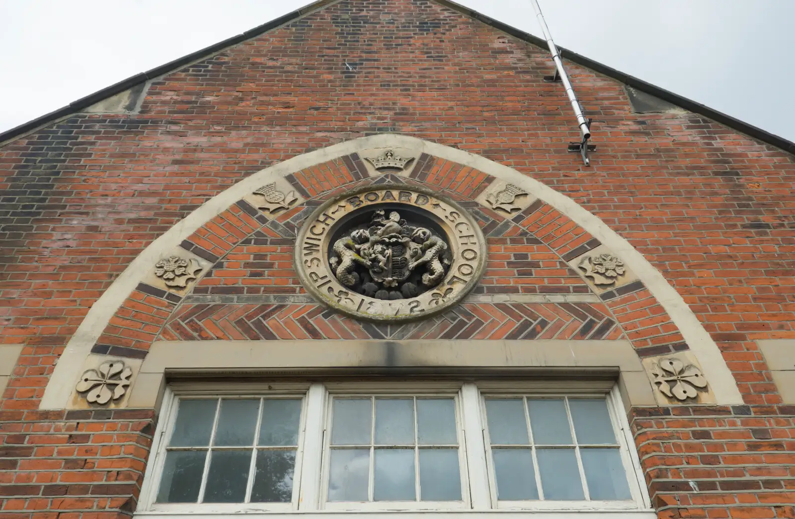 The Ipswich School Board crest, from A Long Walk Through Ipswich, Suffolk - 1st May 2026