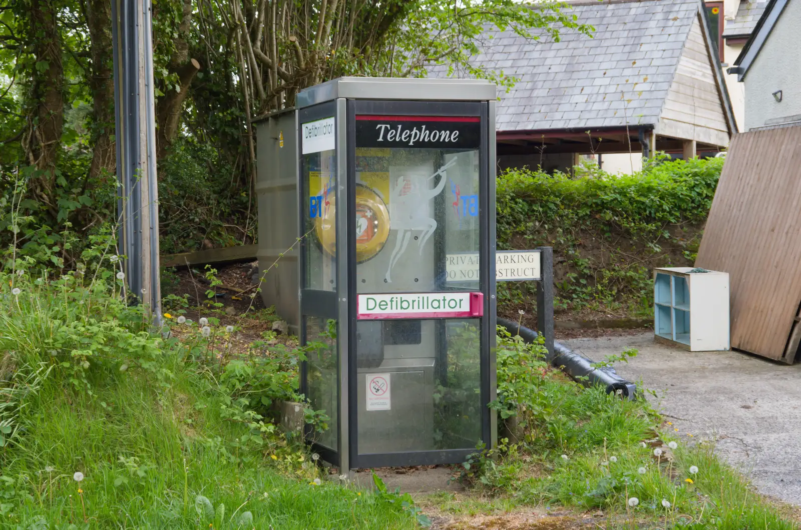 A relatively rare KX100 phonebox in 1990s branding, from A Visit to the Cottage and Lunch With Sis, Throwleigh, Devon - 4th May 2026