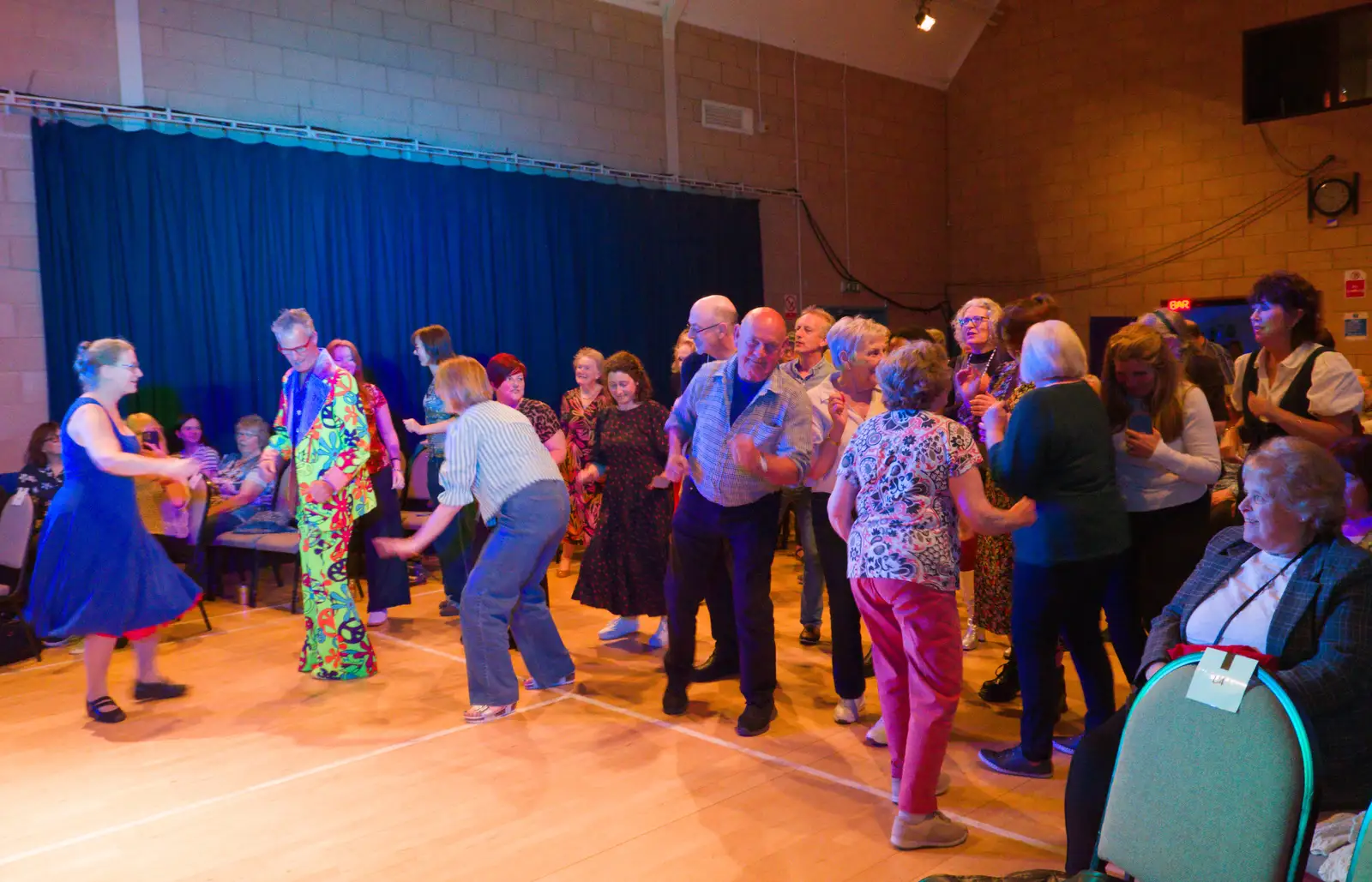 There's some twisting going on, from Palgrave Players do Back to the 60s, Garboldisham - 21st May 2026