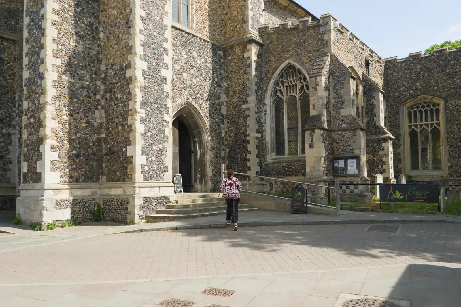 Isobel heads into St. Peter's and St. Mary, from A Visit to the Dentist, Stowmarket, Suffolk - 22nd May 2026