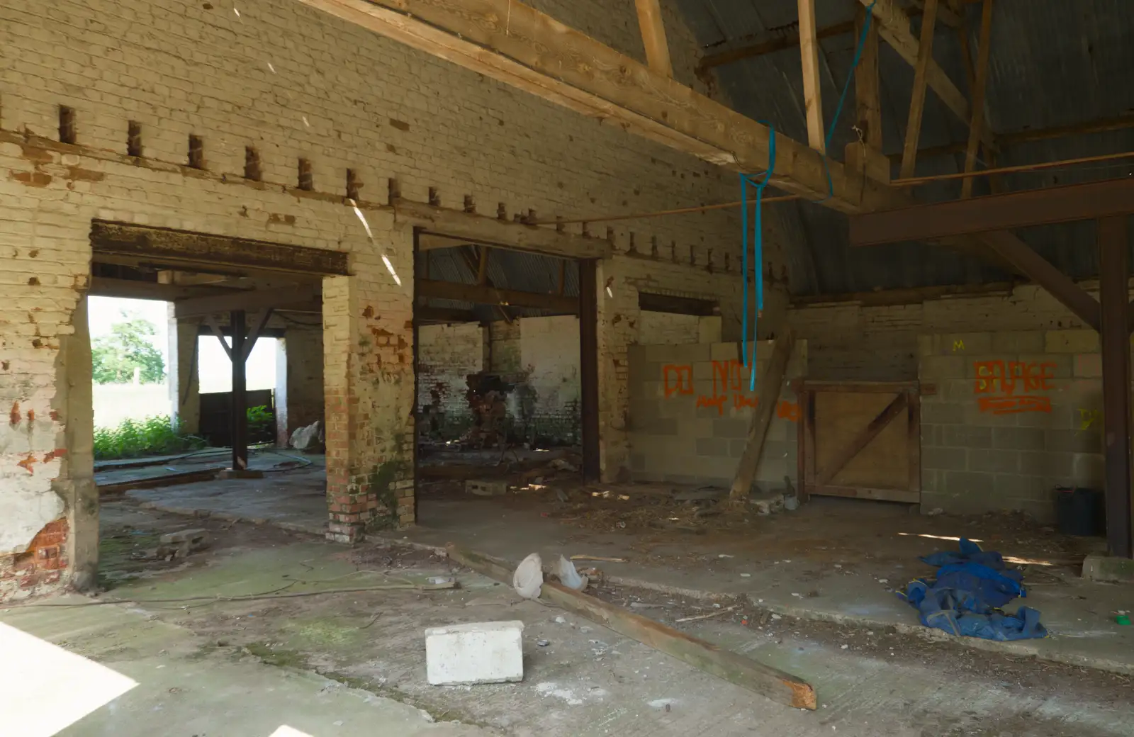 Inside a giant derelict shed, from The Return of the Pub Walk: Brome to Diss - 24th May 2026