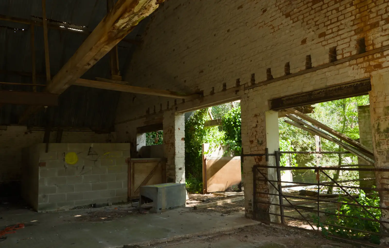 More farmyard dereliction, from The Return of the Pub Walk: Brome to Diss - 24th May 2026