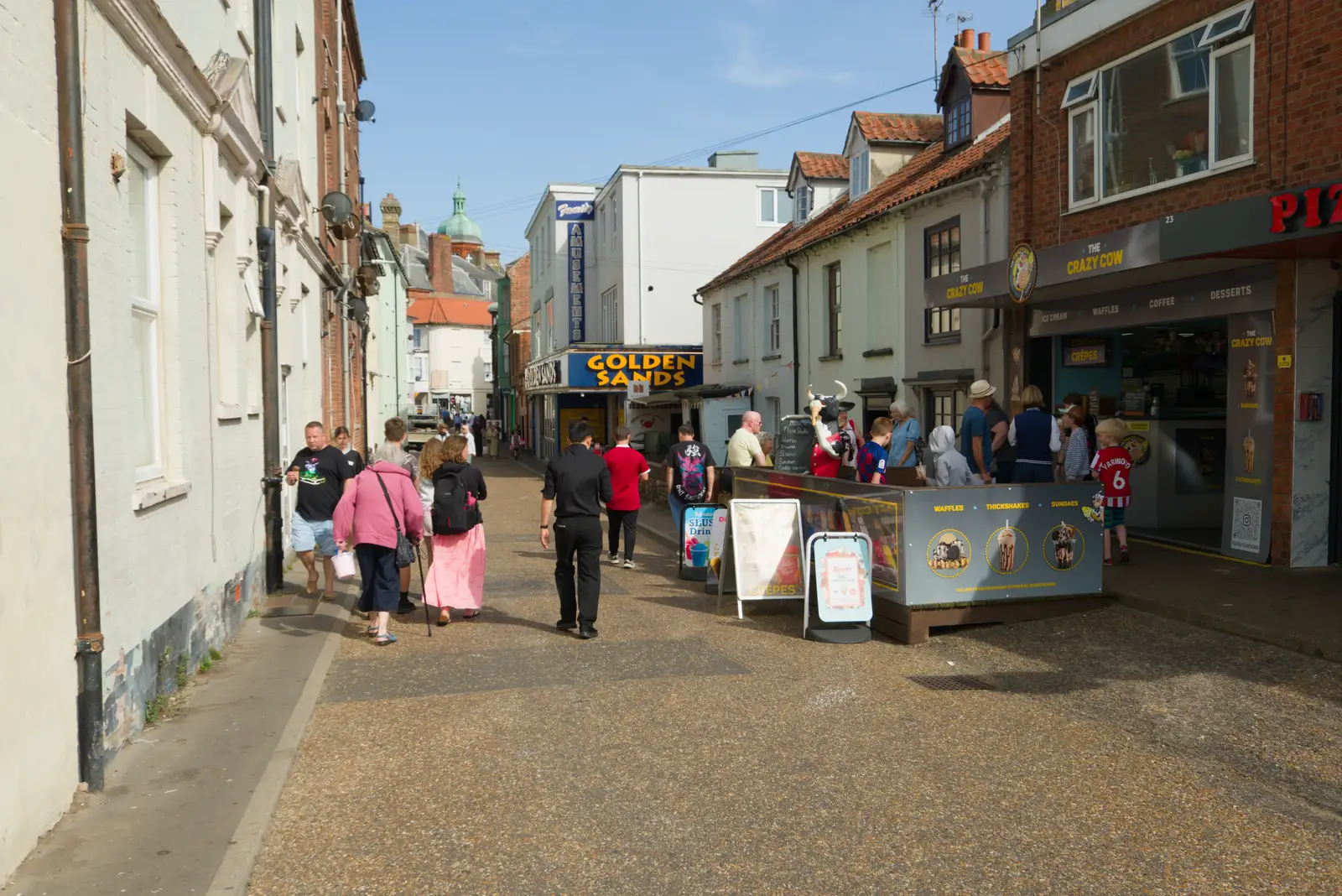 We wander up New Street, from A Bus Trip to Wells Next the Sea, Norfolk - 28th May 2026
