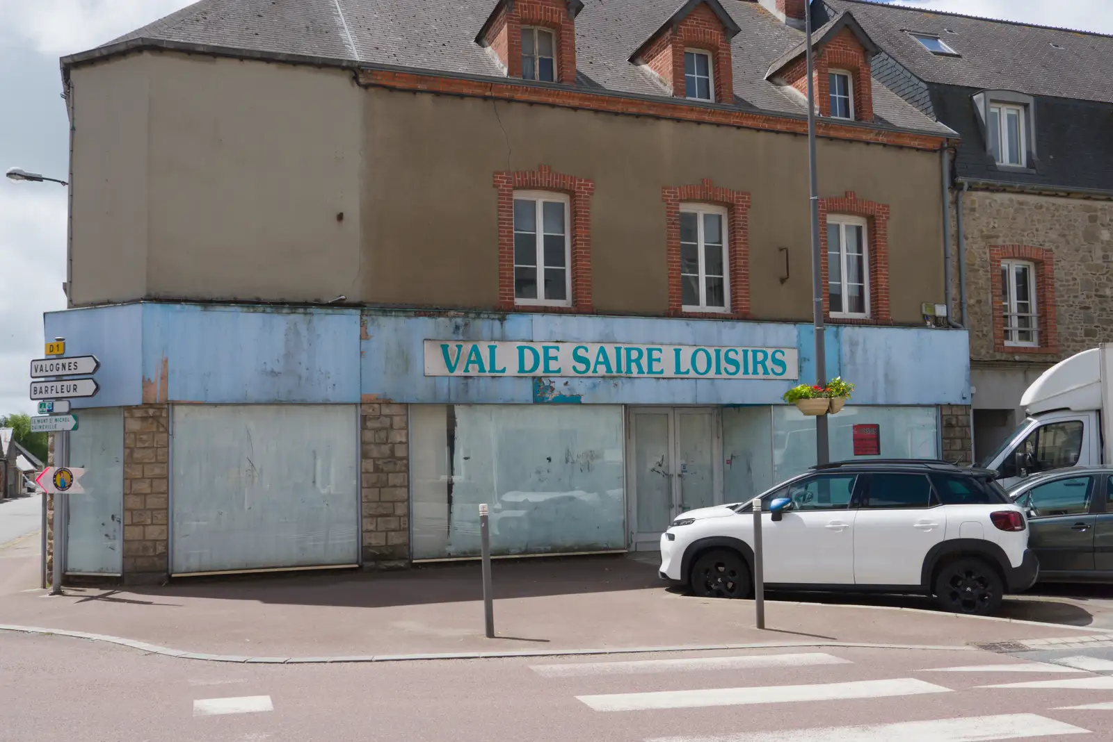 A derelict hobbies shop, from Quettehou, Sainte-Marie-du-Mont and the D-Day Museum, Utah Beach - 4th June 2026