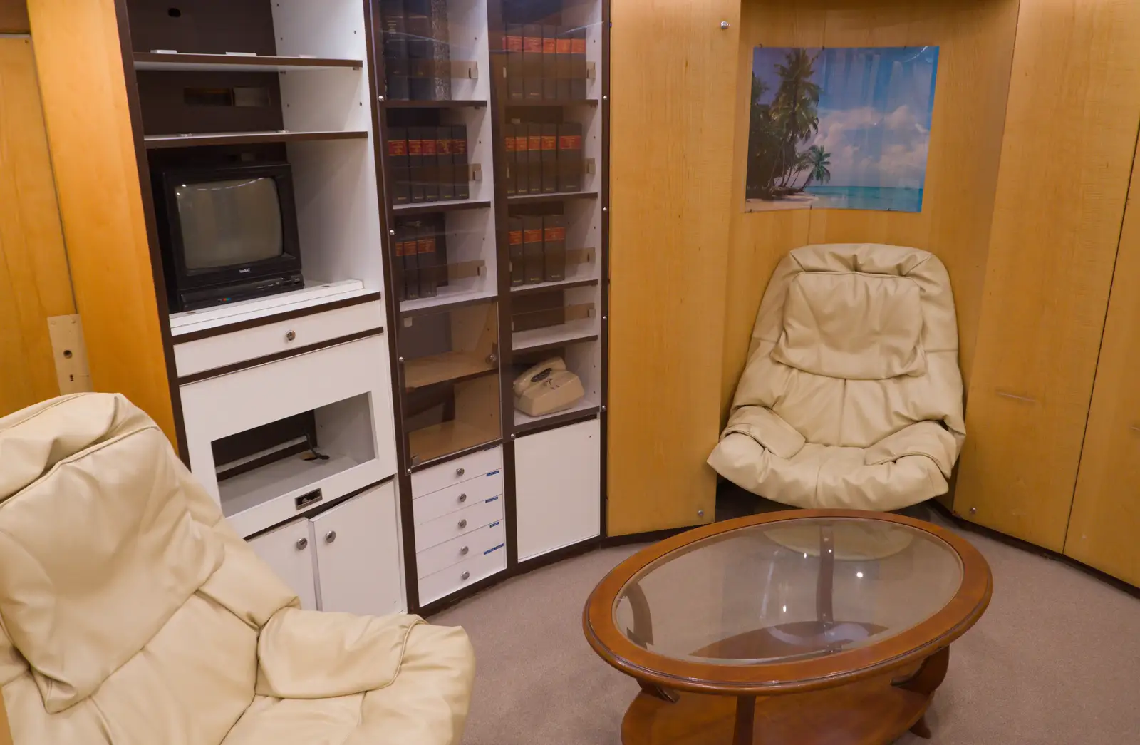 A very 60s/70s officer's day room, from Cité de lar Mer and a Dakota Flight Home, Cherbourg - 7th June 2026