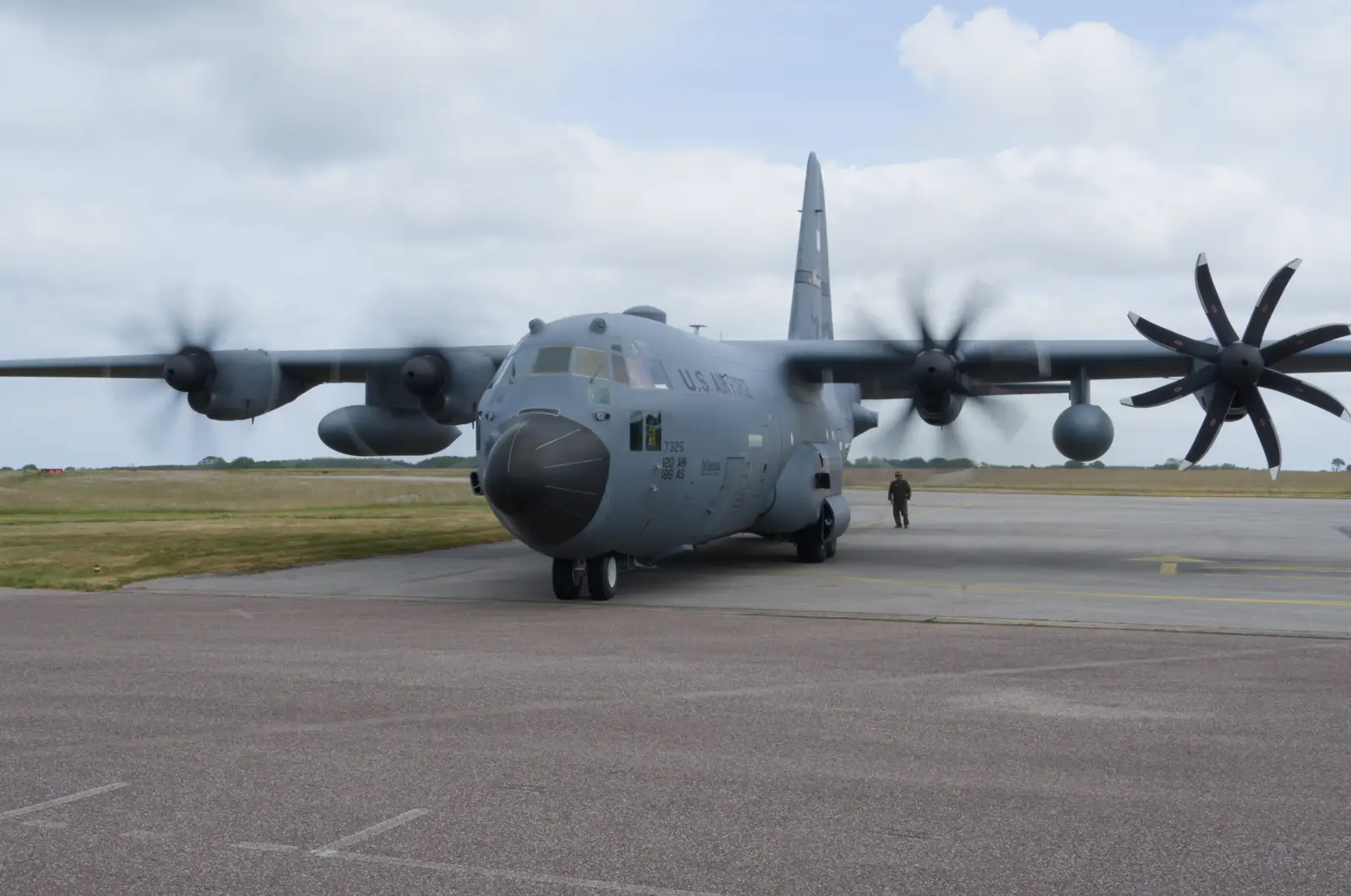 A Hercules goes through engine start up, from Cité de lar Mer and a Dakota Flight Home, Cherbourg - 7th June 2026