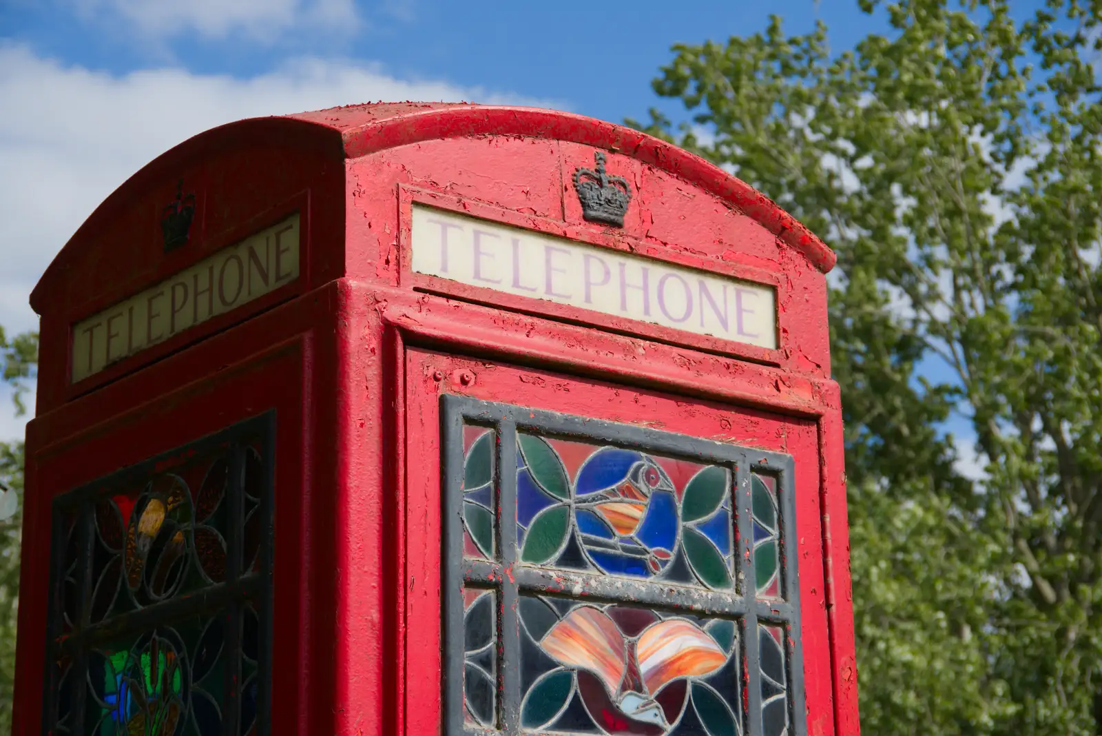 The converted K6 phonebox by the Railway Tavern, from Mellis Gardens and a Walk to Diss, Norfolk - 13th June 2026