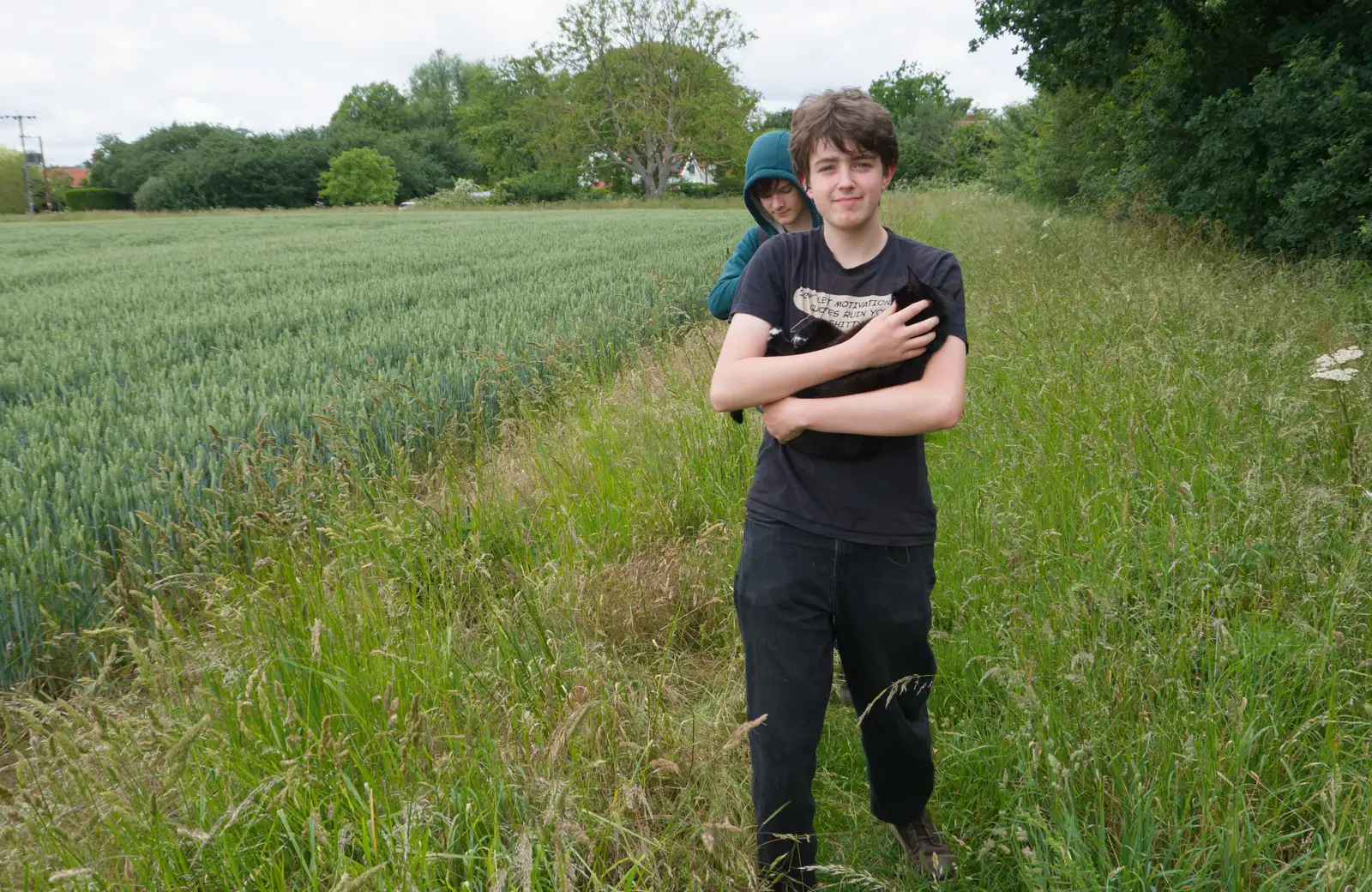 Cat has been well-and-truly scooped, from Mellis Gardens and a Walk to Diss, Norfolk - 13th June 2026