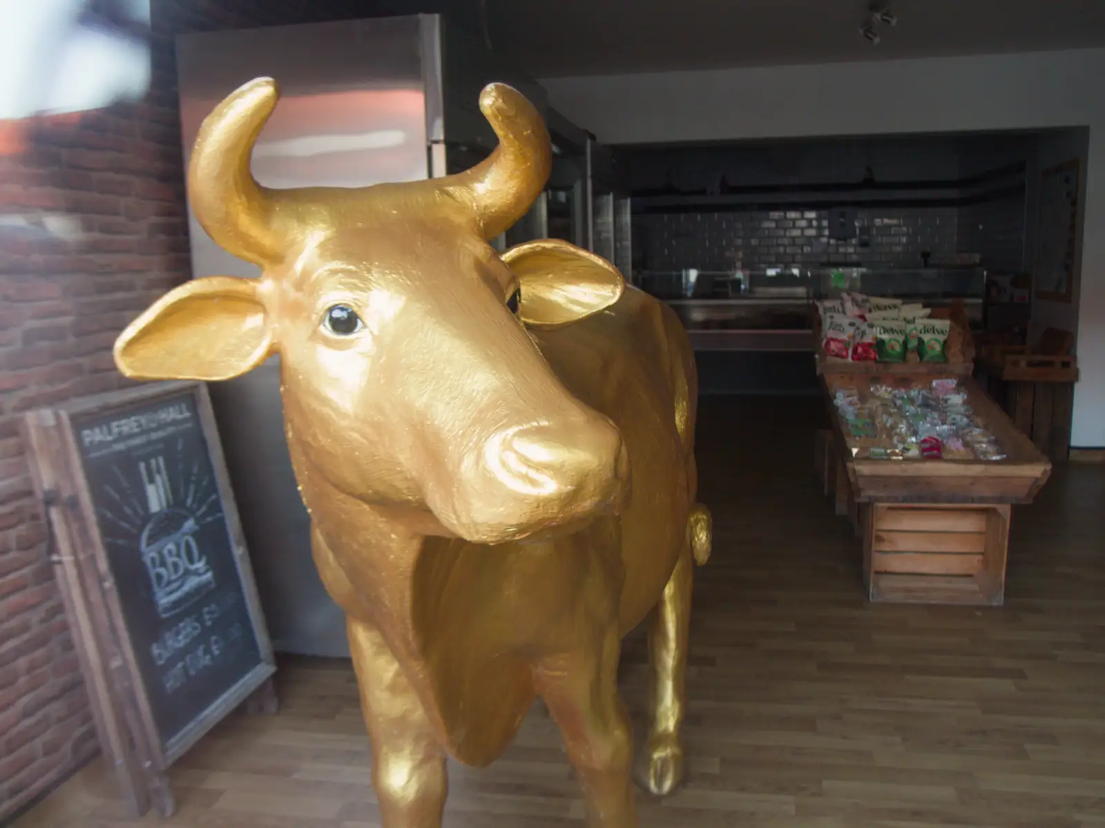 Palfrey and Hall's giant golden cow, from The BSCC Does The Lion, Debenham - 18th June 2026