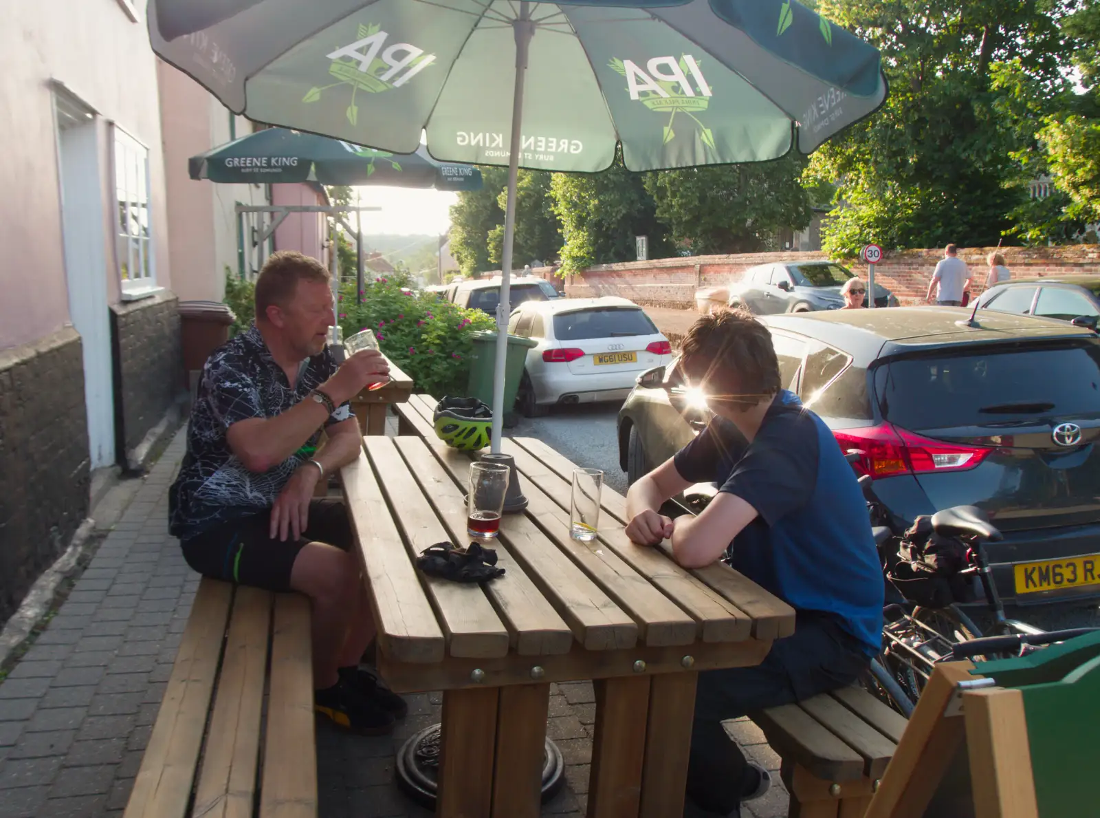 We've arrived at the Red Lion in Kenninghall, from The BSCC does the Red Lion, Kenninghall, Norfolk - 25th June 2026