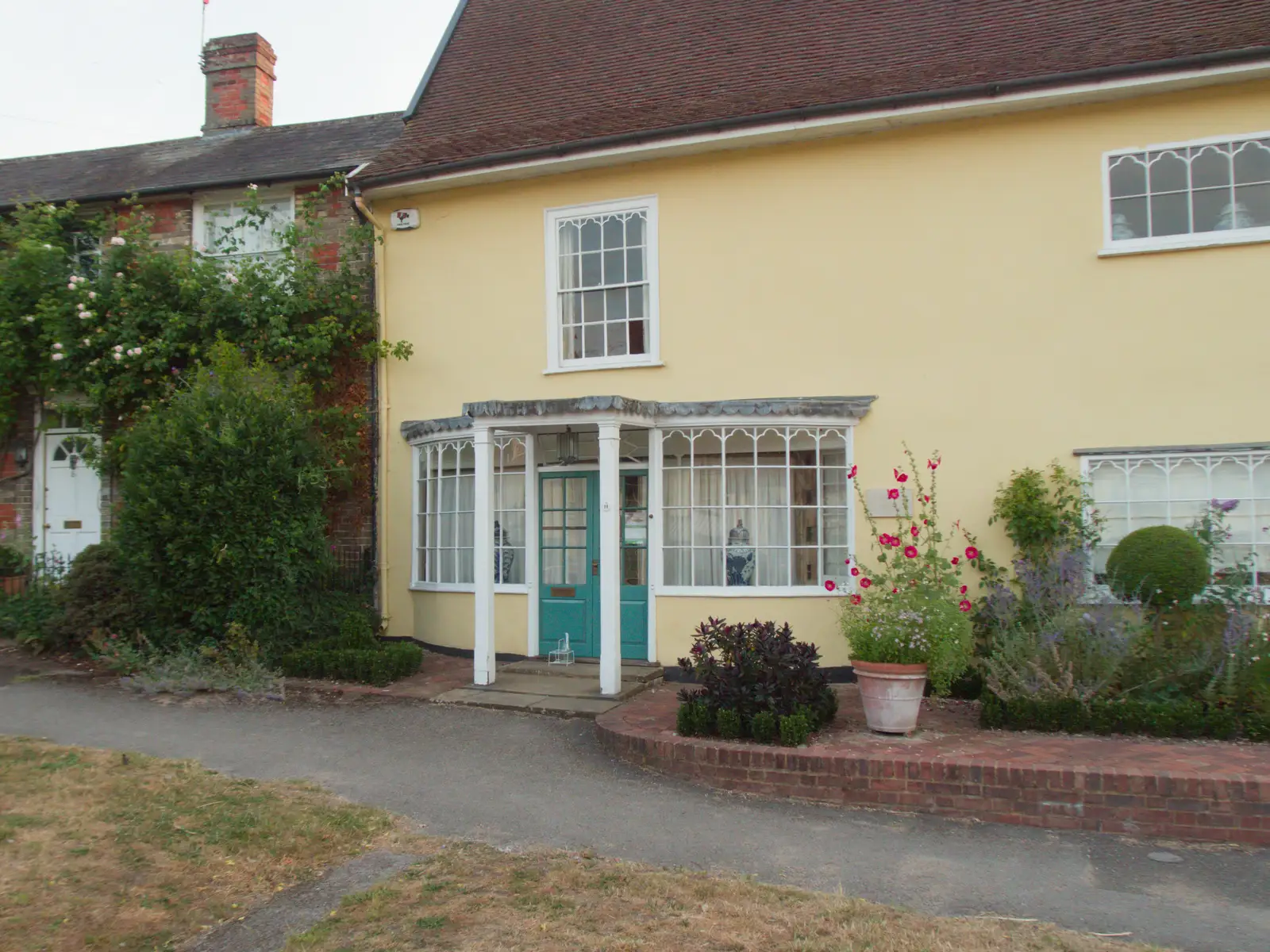 A very fancy entrance to a big house, from Sausage and Chips in Debenham, Suffolk - 9th July 2026