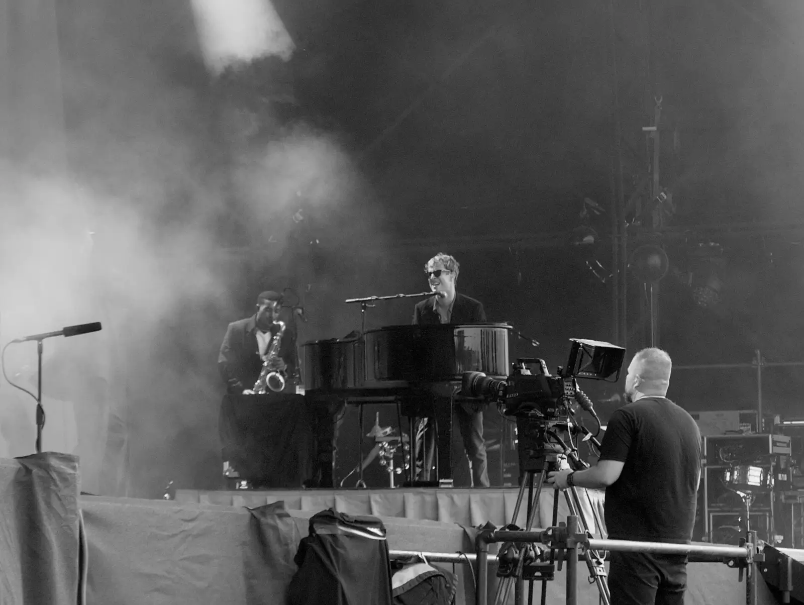 Tom Odell in action, from Latitude's Twentieth Edition, Henham Park, Suffolk - 25th July 2026