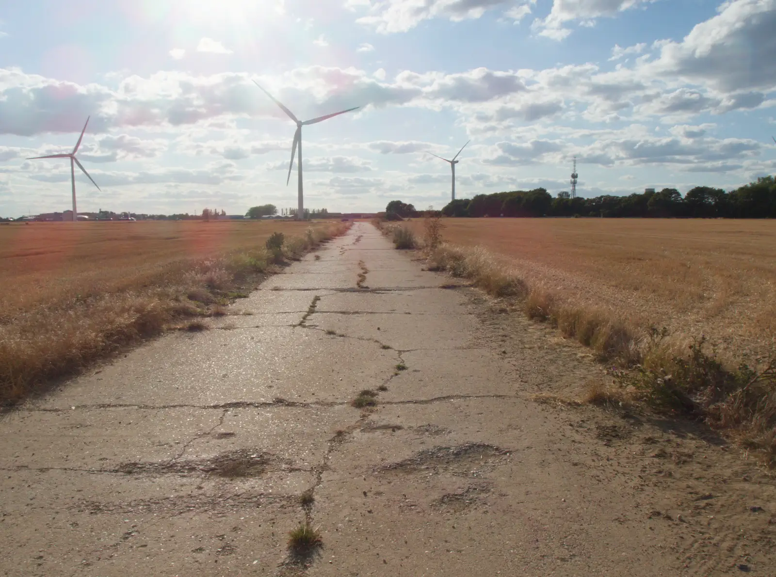 Another airfield perimeter road, from An Alternate Reality, and the BSCC in Harleston, Norfolk - 6th August 2026