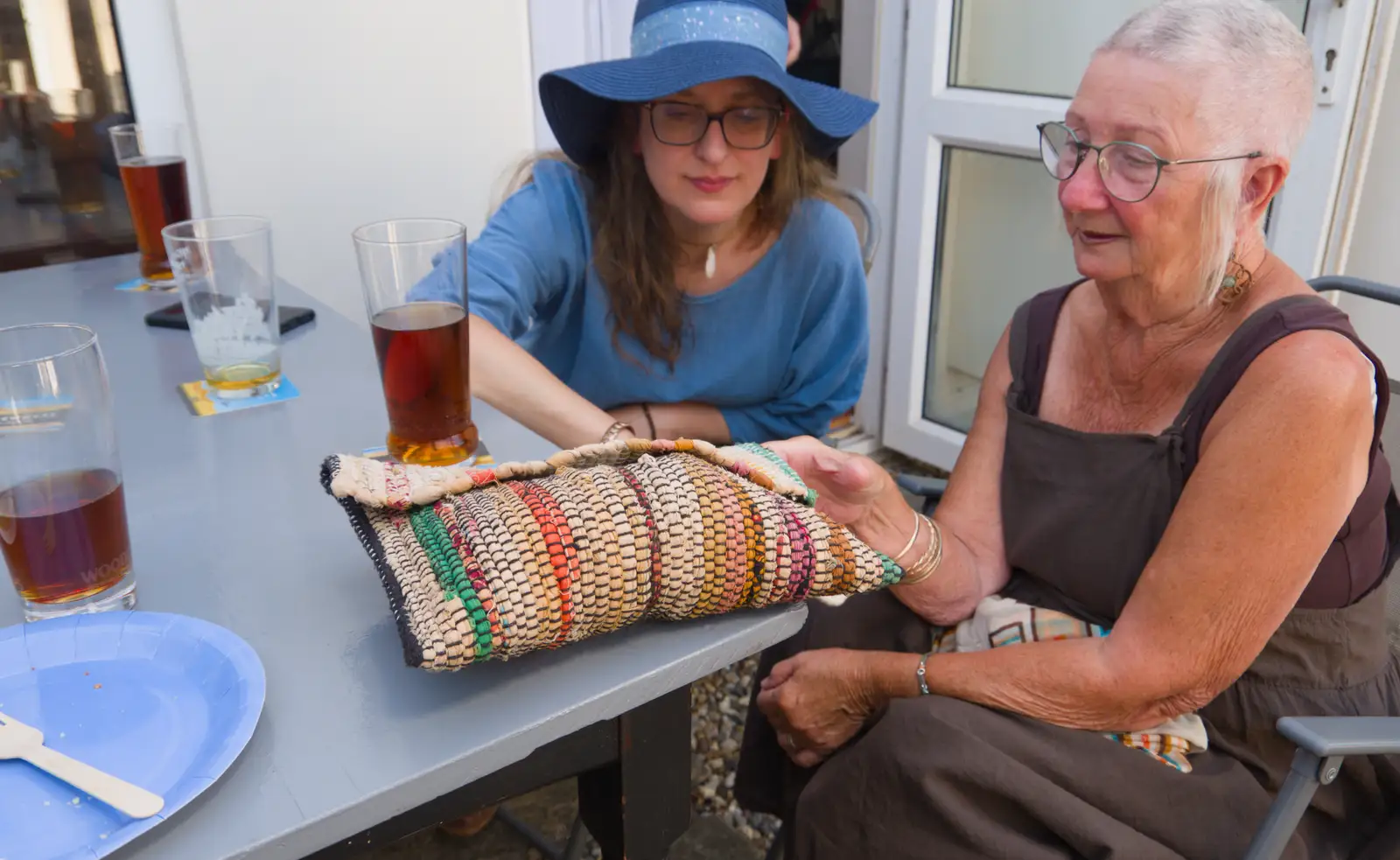 Sandie shows off a funky bag, from Alan's 80th Birthday, Eye, Suffolk - 8th August 2026