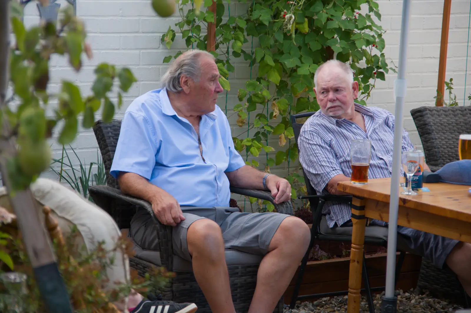 Alan chats to one of the neighbours, from Alan's 80th Birthday, Eye, Suffolk - 8th August 2026