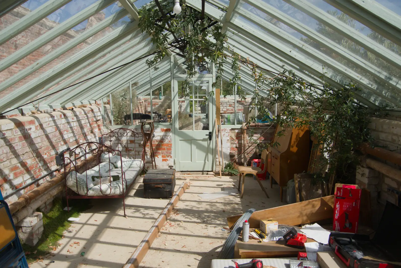 Inside the Victorian greenhouse, from Walking the Ridgeway: Chiseldon to Avebury, Wiltshire - 10th August 2026