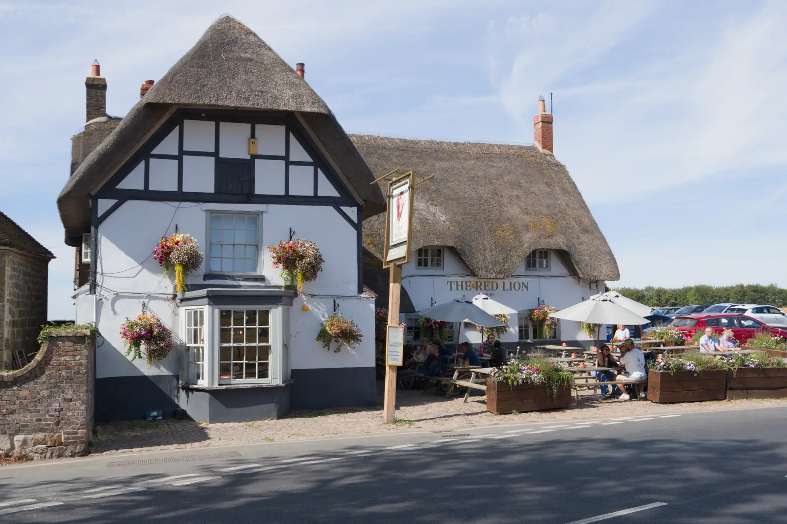 Avebury's Red Lion pub, from Walking the Ridgeway: Chiseldon to Avebury, Wiltshire - 10th August 2026