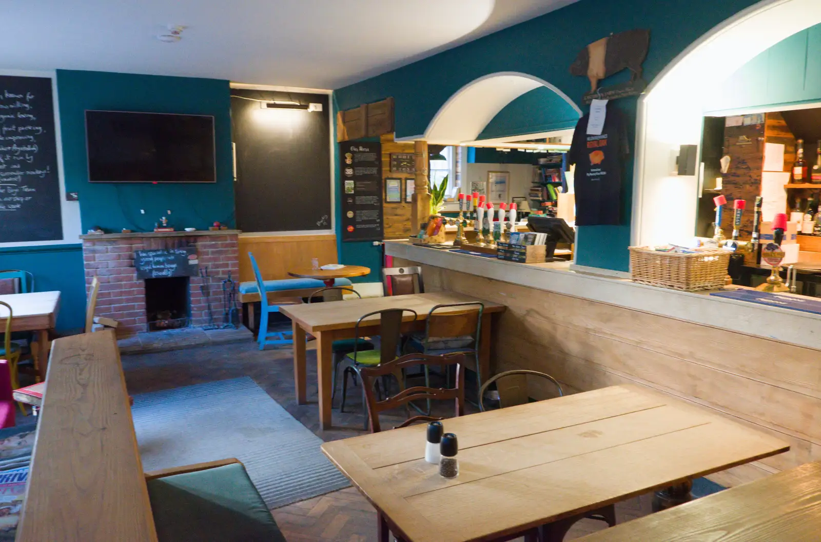 The downstairs bar of the Royal Oak, Bishopstone, from Walking the Ridgeway: Chiseldon to Avebury, Wiltshire - 10th August 2026