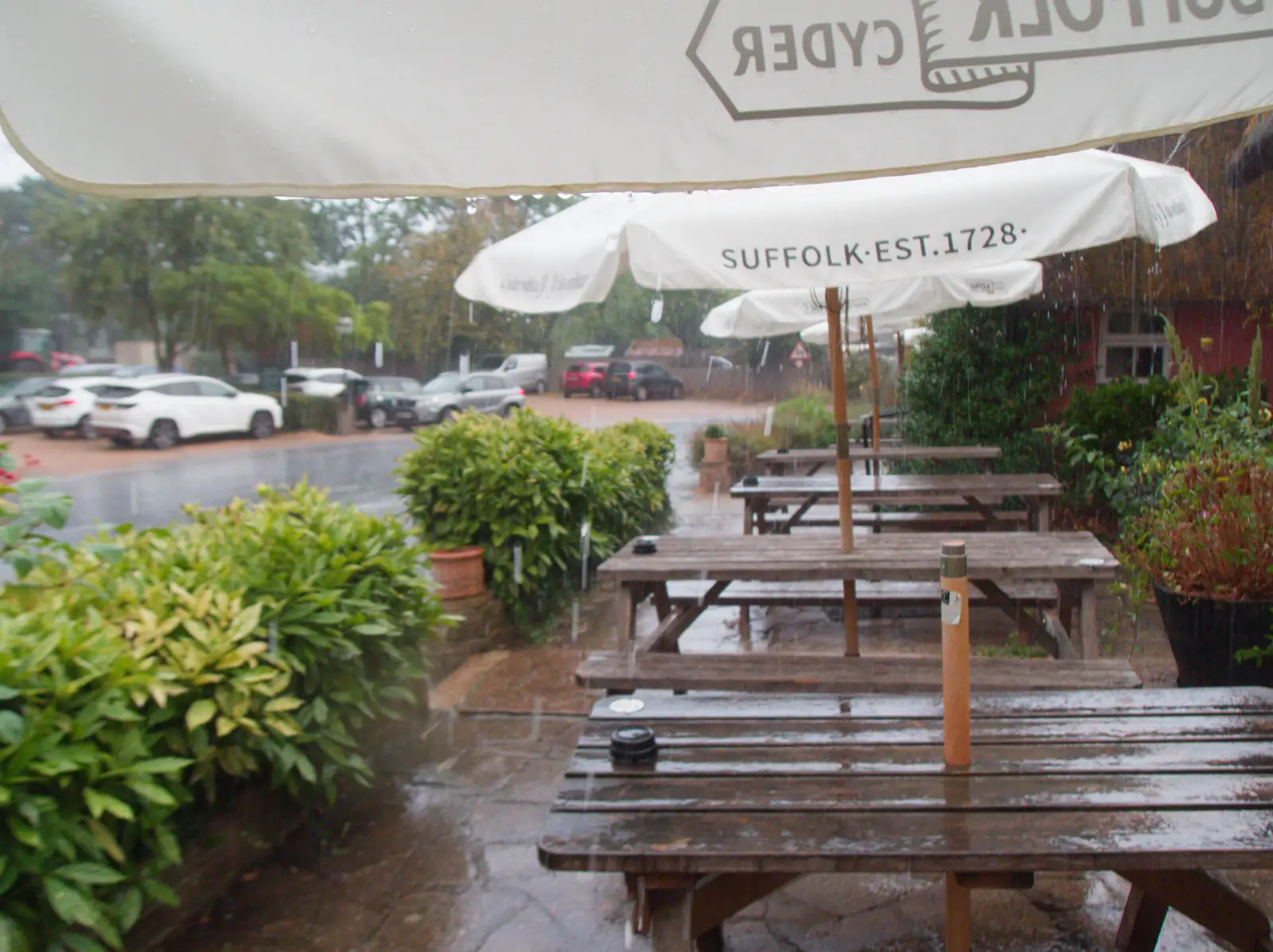 It starts absolutely lashing it down, from A Wet Ride to the Four Horseshoes, Thornham - 19th August 2026