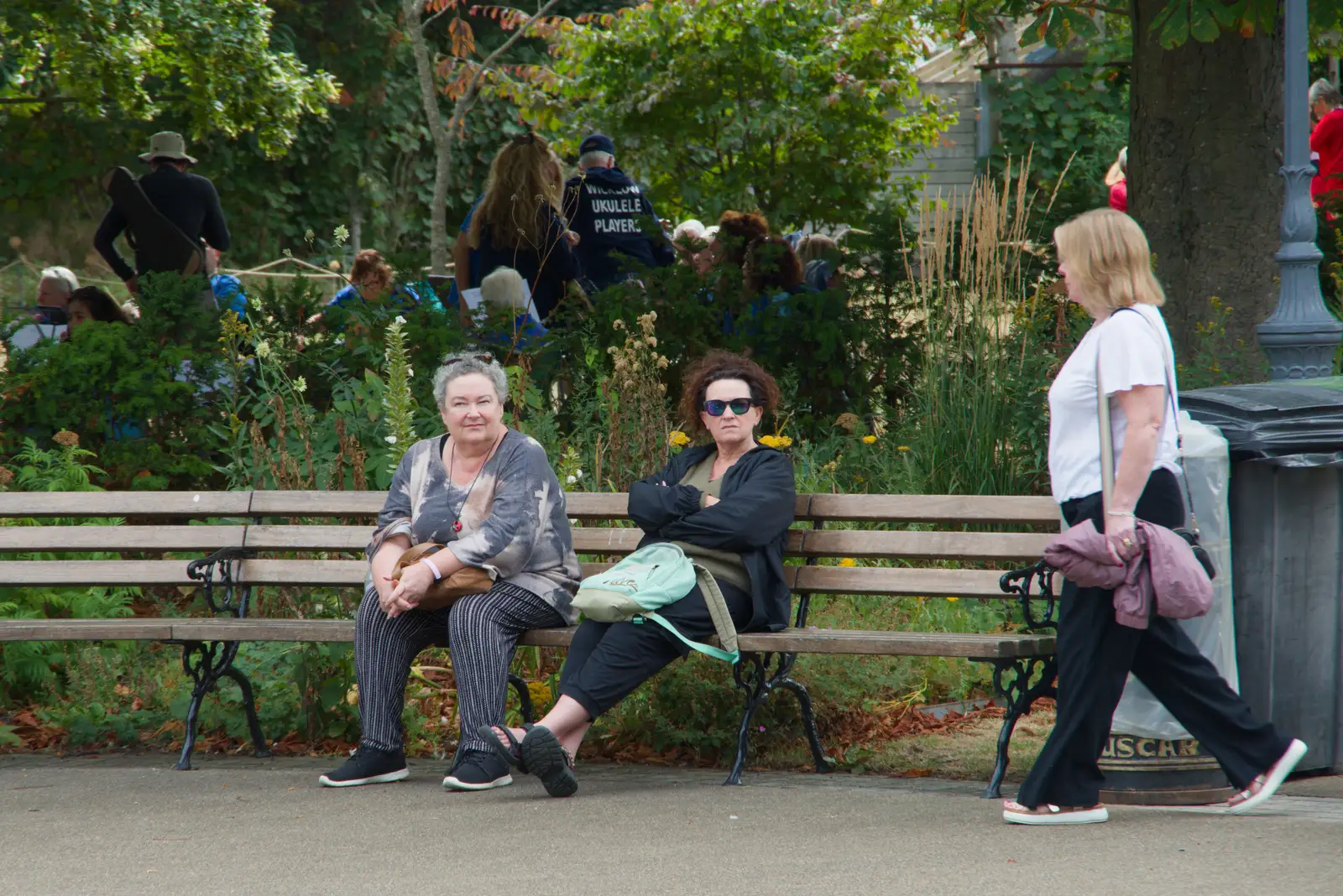 Da Wheeze and Evelyn on a park bench, from The Ukulele Hooley, People's Park, Dún Laoghaire, Ireland - 22nd August 2026