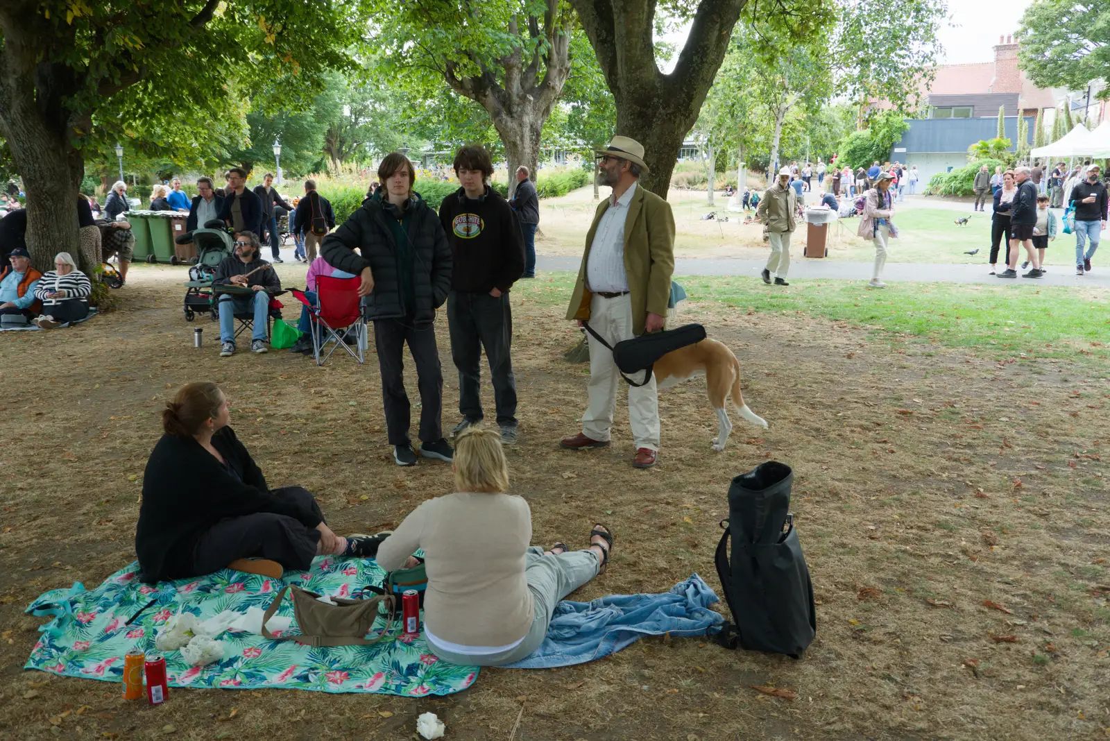 Isobel's chatting to Meagan in the park, from The Ukulele Hooley, People's Park, Dún Laoghaire, Ireland - 22nd August 2026