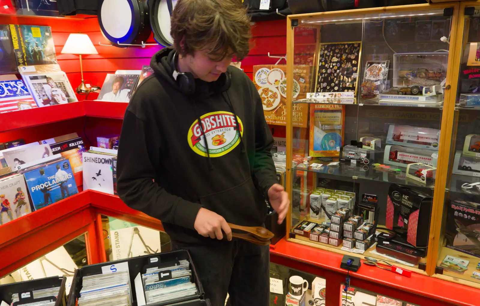 Fred tries out some musical spoons, from Manorhamilton, Sligo and Streedagh Beach, Leitrim, Ireland - 26th August 2026